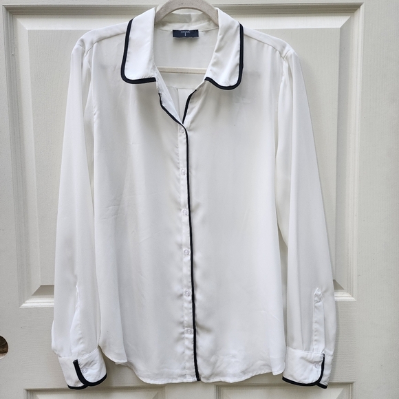 T Tahari White Button Down Blouse Size XL with Black Trim - Picture 1 of 12